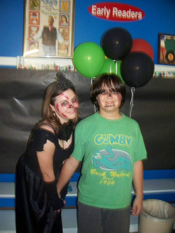 Zombie Prom King and Queen 2